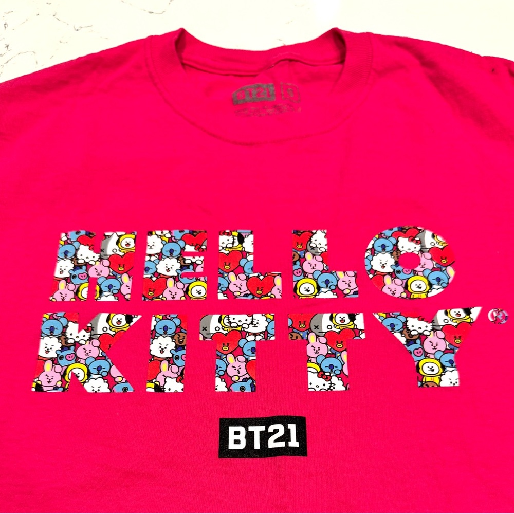 BT21 x Hello Kitty Women’s Pink Graphic Short Sleeve Tee Shirt Size S NWOT